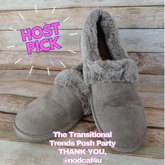 Skechers Shoes - 📦 BOGO 📦. 🔹HP🔹  Skechers Cali Memory Foam Suede with Fur Lining Slippers